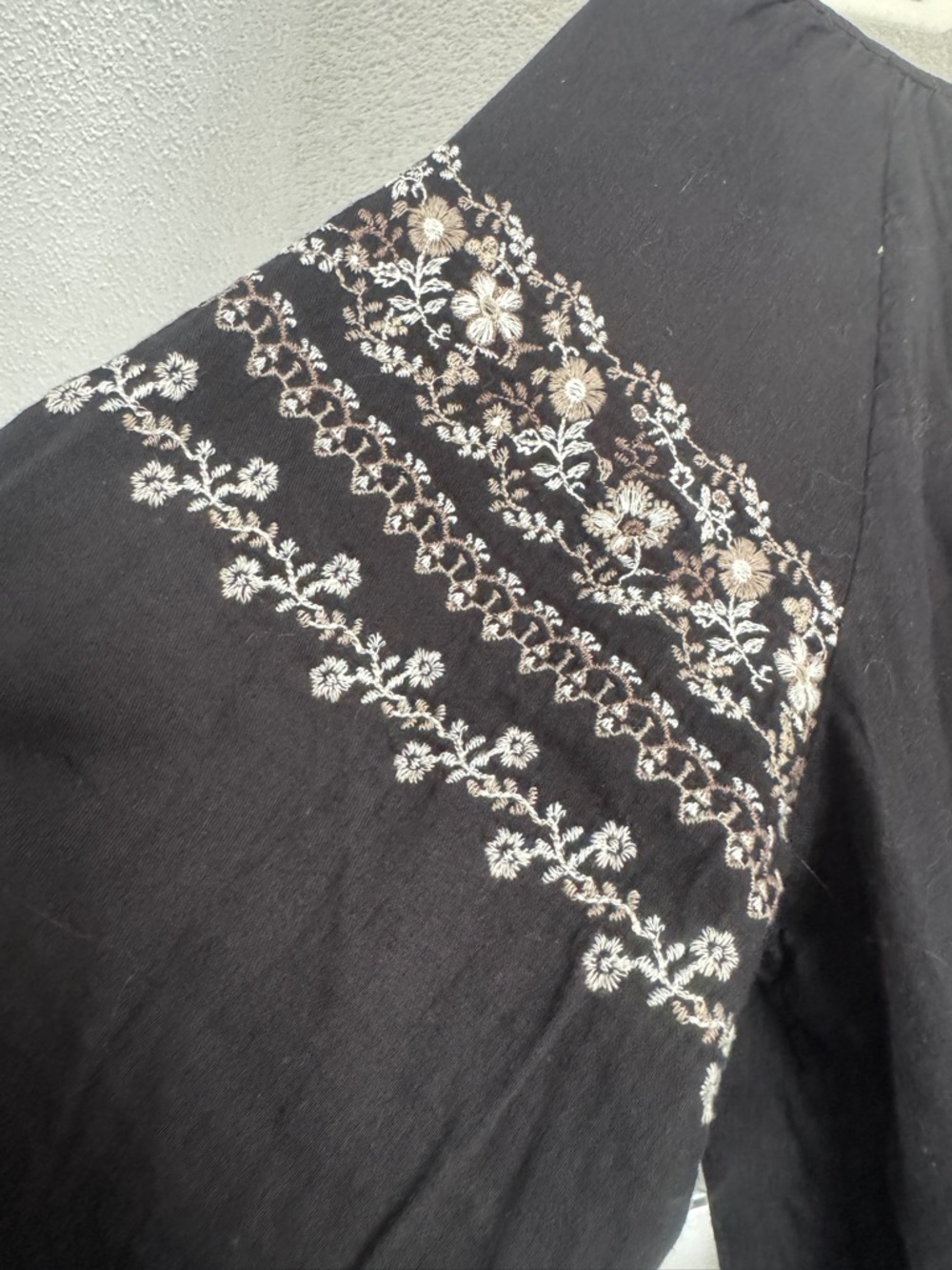 Old Navy Black Embroidered Boho Peasant Blouse Tassel Tie Large - Picture 3 of 11